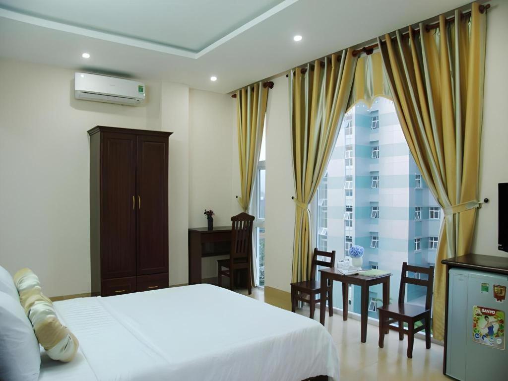 Huong Binh Hotel Da Nang Exterior photo