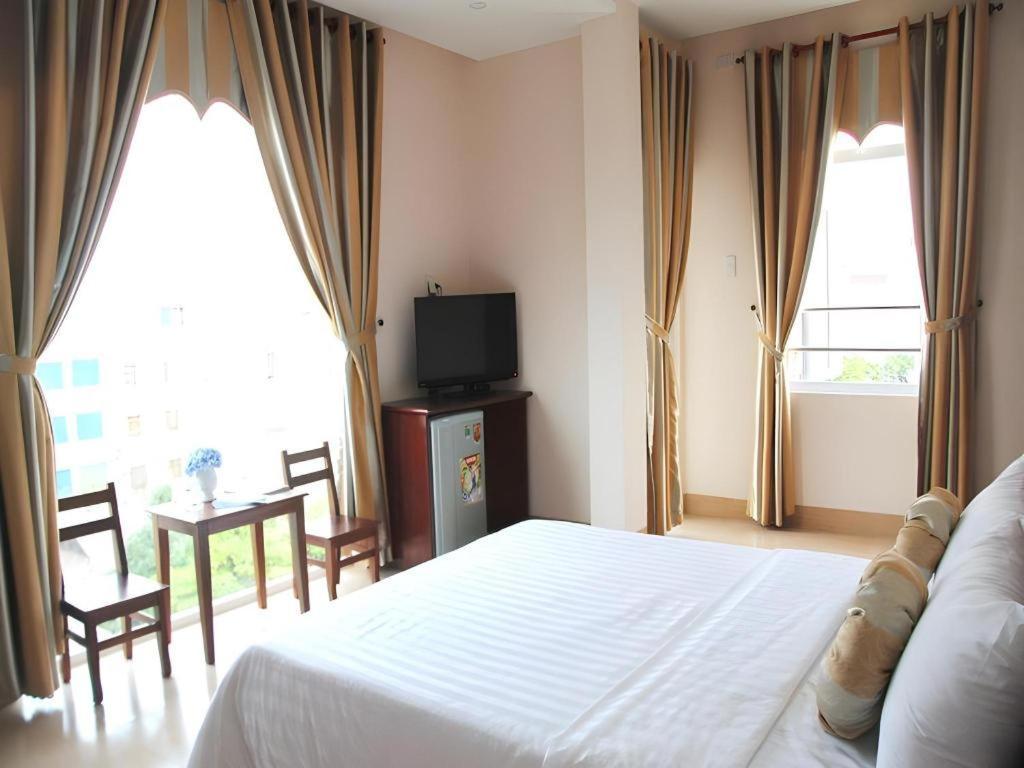 Huong Binh Hotel Da Nang Exterior photo