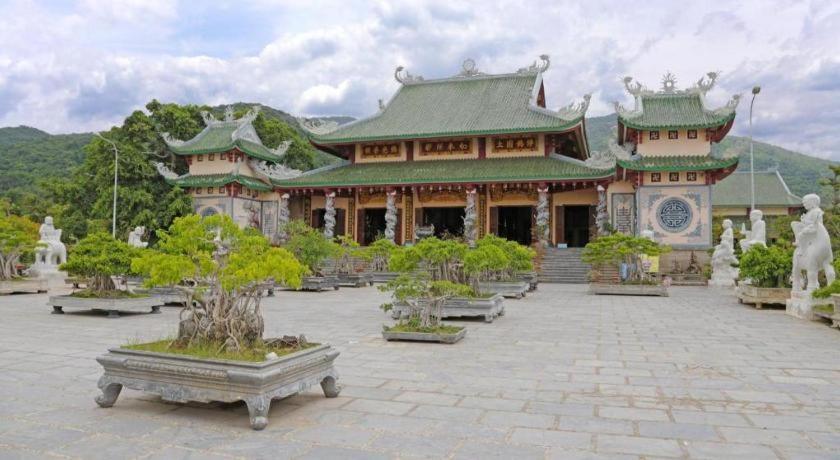 Huong Binh Hotel Da Nang Exterior photo